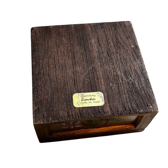 Vintage trinket box hinged lid wood hand painted floral glass & golden finish - Picture 9 of 11